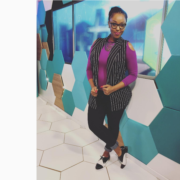 Pabi Moloi Flaunts Her Baby Bump On The Beach