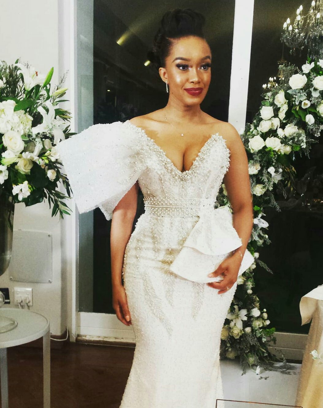 Pics Inside Dineo Moeketsi And Solo S Intimate White Wedding Okmzansi