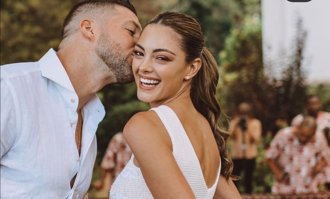 Pics! Former Miss SA/Universe Demi-Leigh Nel-Peters Marries American Fiance In Cape Town!