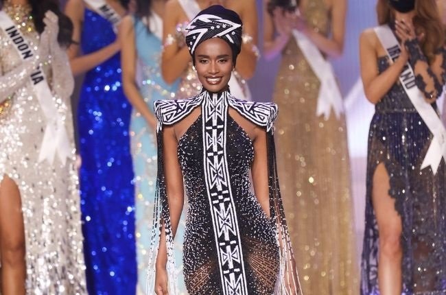 Watch Emotional Zozibini Tunzi Takes Her Final Walk As Miss Universe