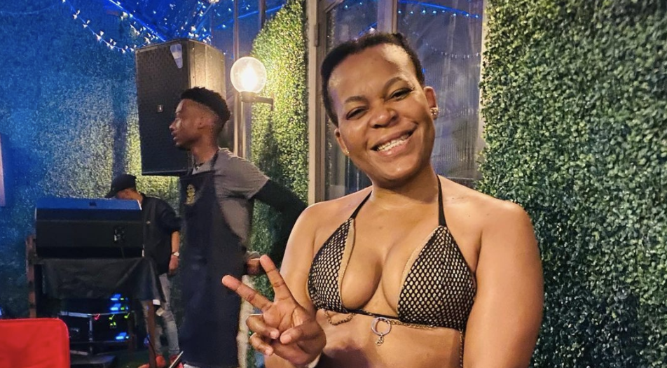 Black Twitter React To Viral Video Of Fan Touching Zodwa Wabantu Inappropriately On Stage